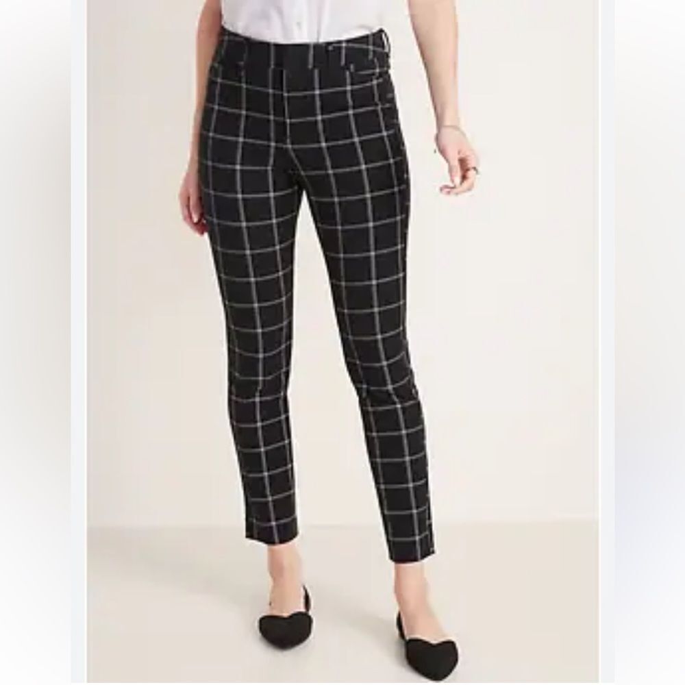 Old Navy High-Rise Pixie Ankle Pants Size 0 Black White Never-Fade Plaid Preppy
